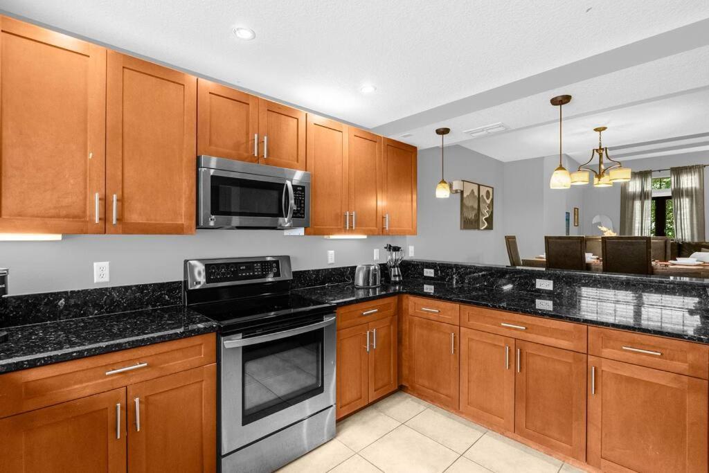 Charming 4br Family Townhouse Inside Area Orlando