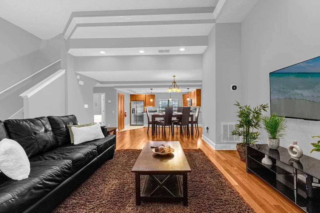 Charming 4br Family Townhouse Inside Area Holiday home *