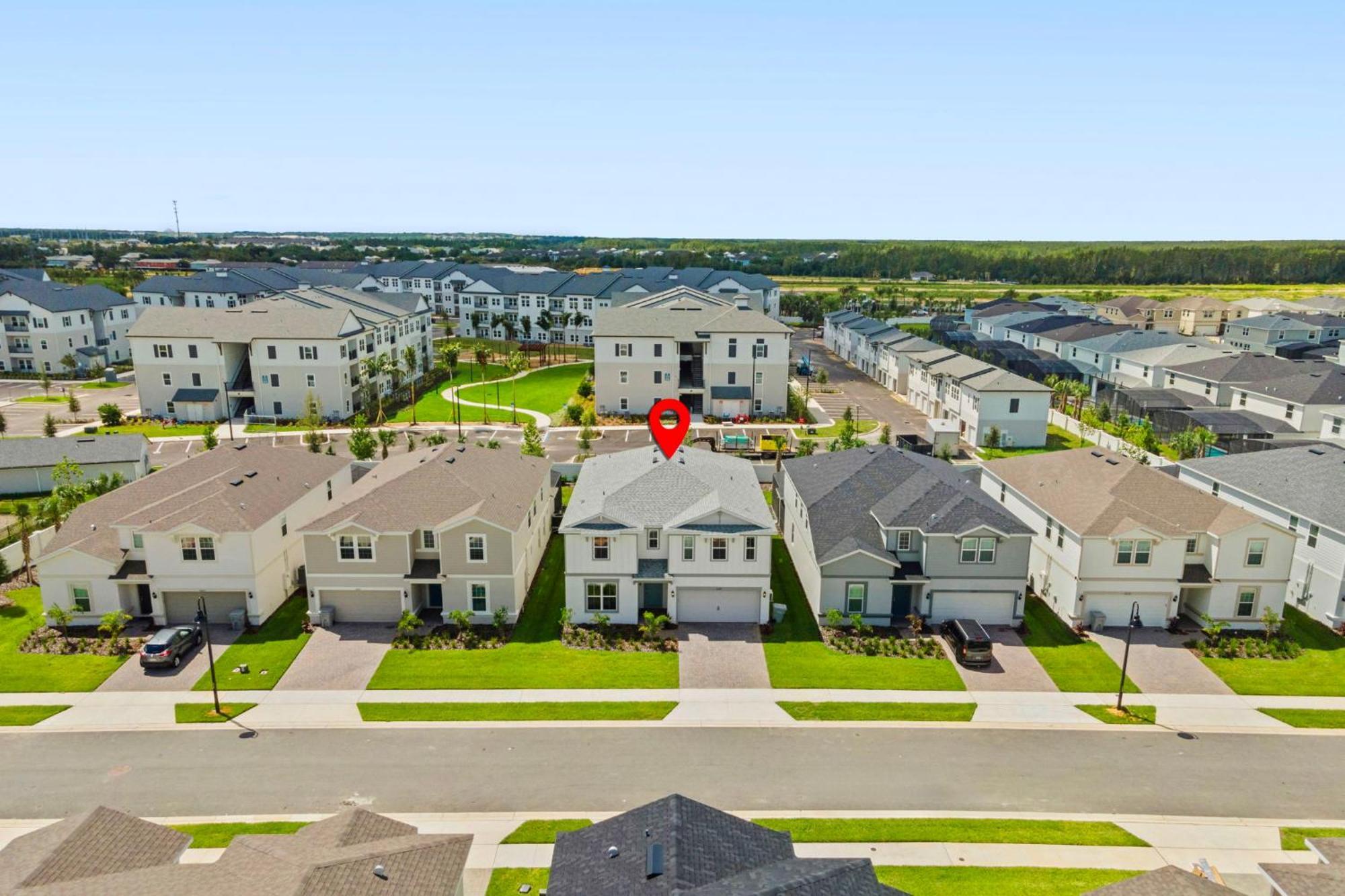 10 Bedrooms- 8 Bathrooms- Windsor Cay16267sk Holiday home