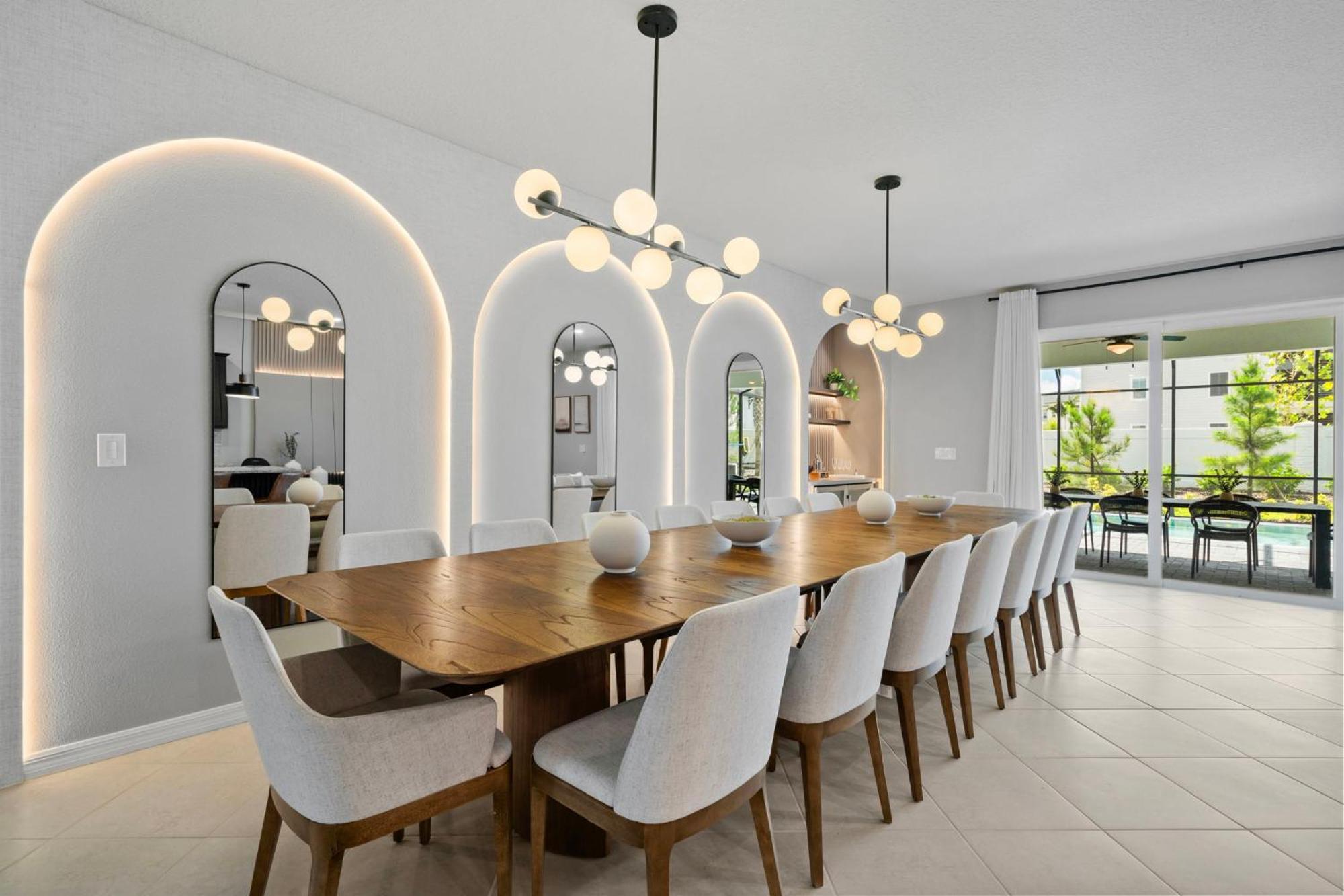 10 Bedrooms- 8 Bathrooms- Windsor Cay16267sk *