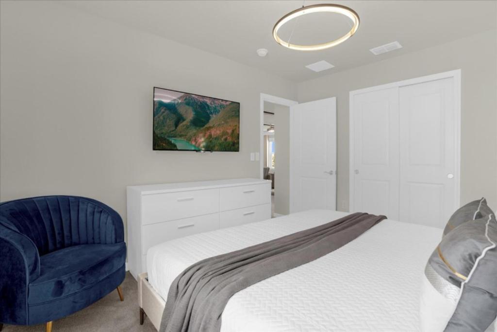 7 Bedrooms- 5,5 Bathrooms- Windsor Cay1301er