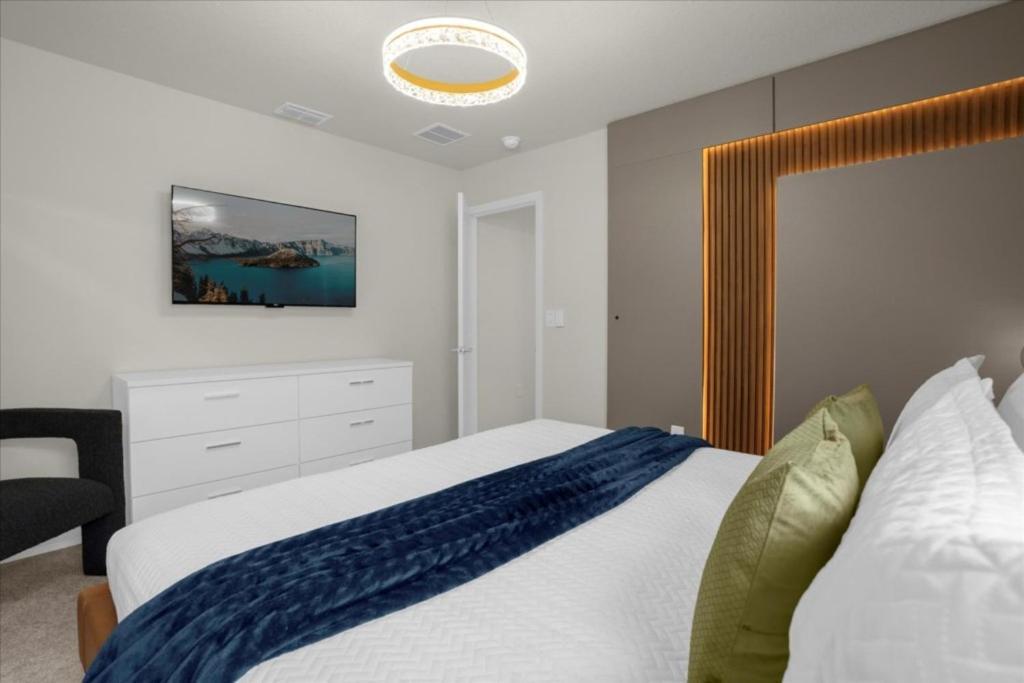 7 Bedrooms- 5,5 Bathrooms- Windsor Cay1301er Holiday home