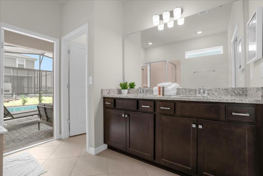 7 Bedrooms- 5,5 Bathrooms- Windsor Cay1301er Holiday home Orlando