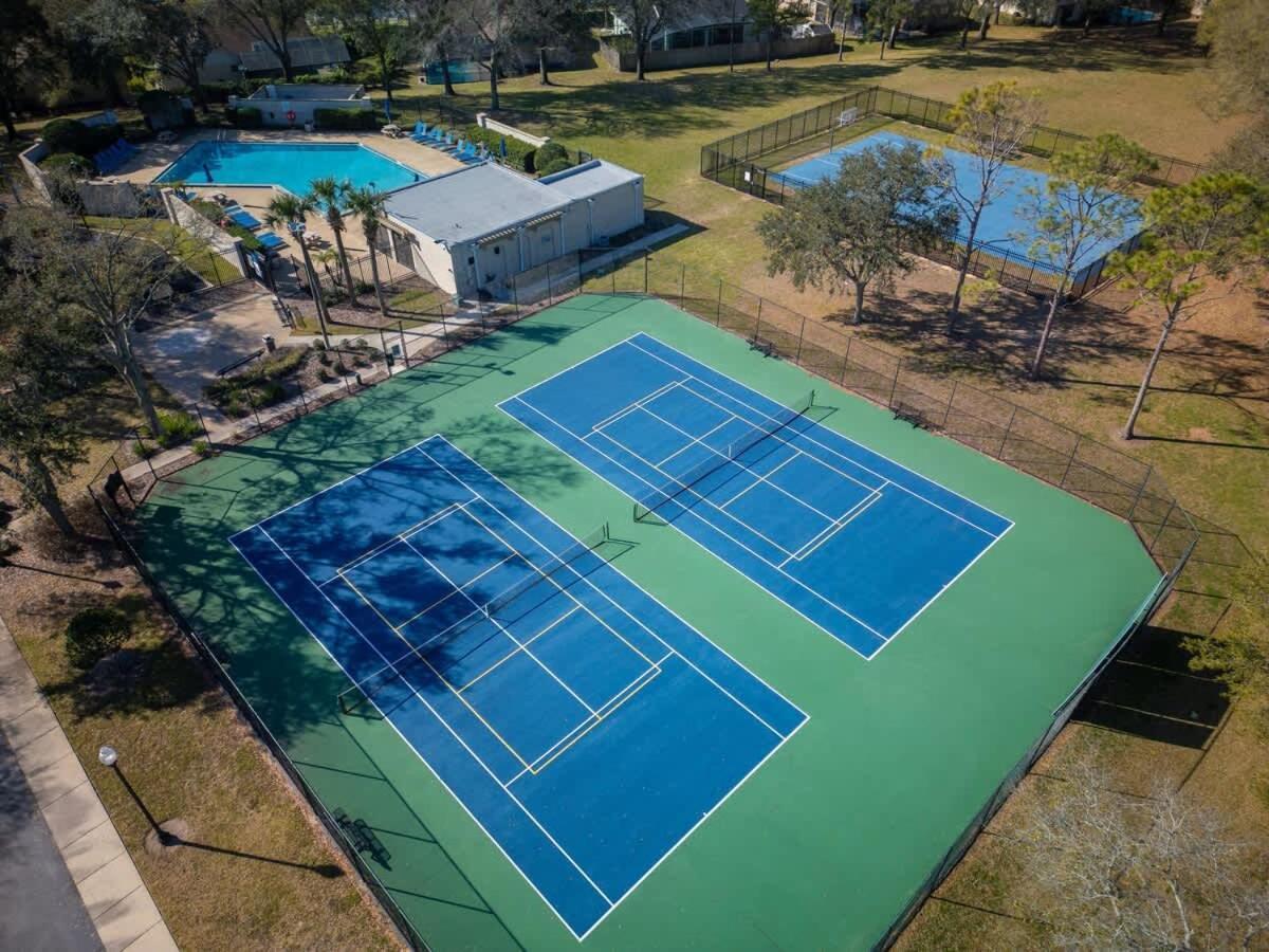 Pet Friendly Paradise With Pool Holiday home
