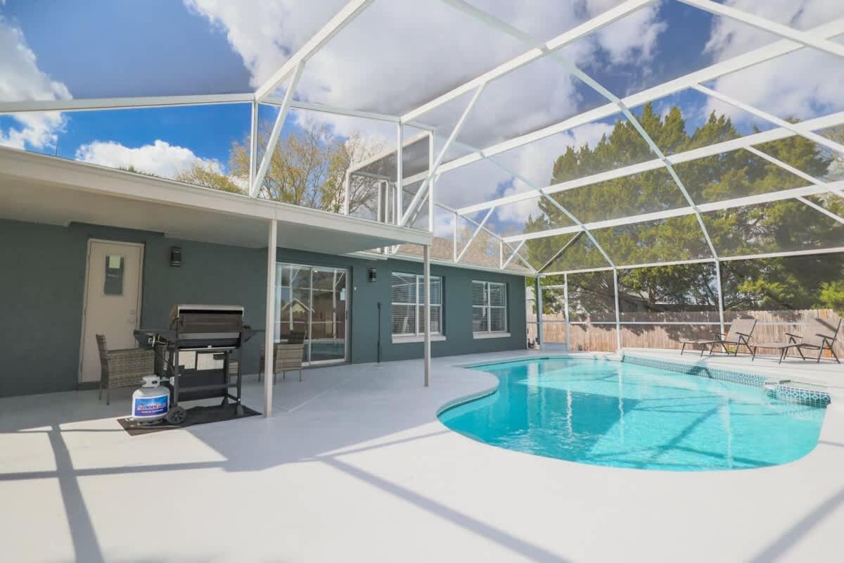 Pet Friendly Paradise With Pool Holiday home