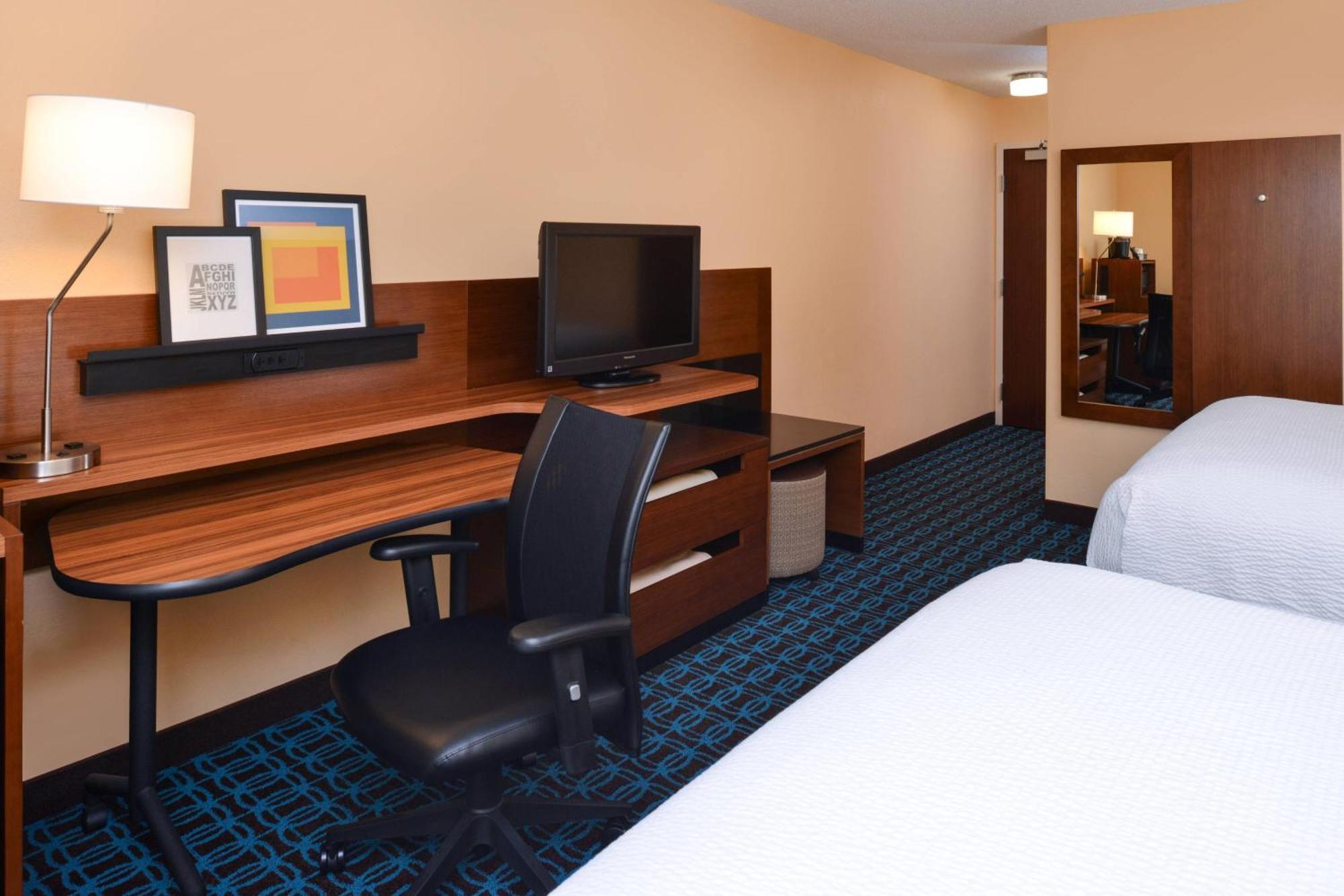 Hotel Fairfield Airport