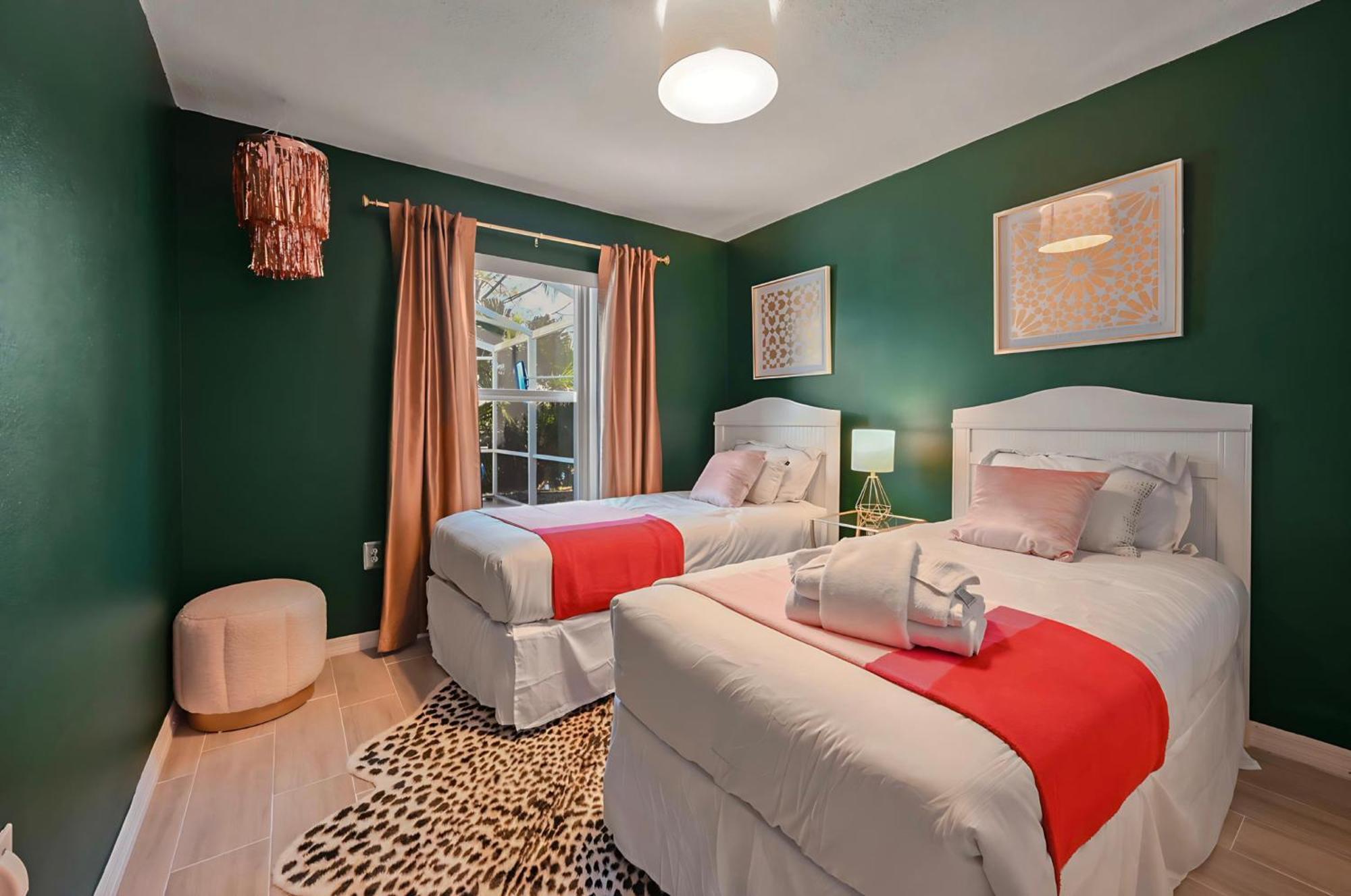 World Getaway: 4 Bedroom - Sunroof - Bbq Bliss * Orlando