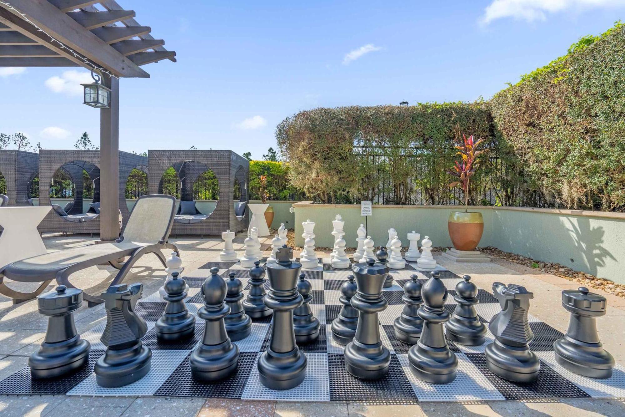 Luxury Townhome - 5 Minutes To Holiday home