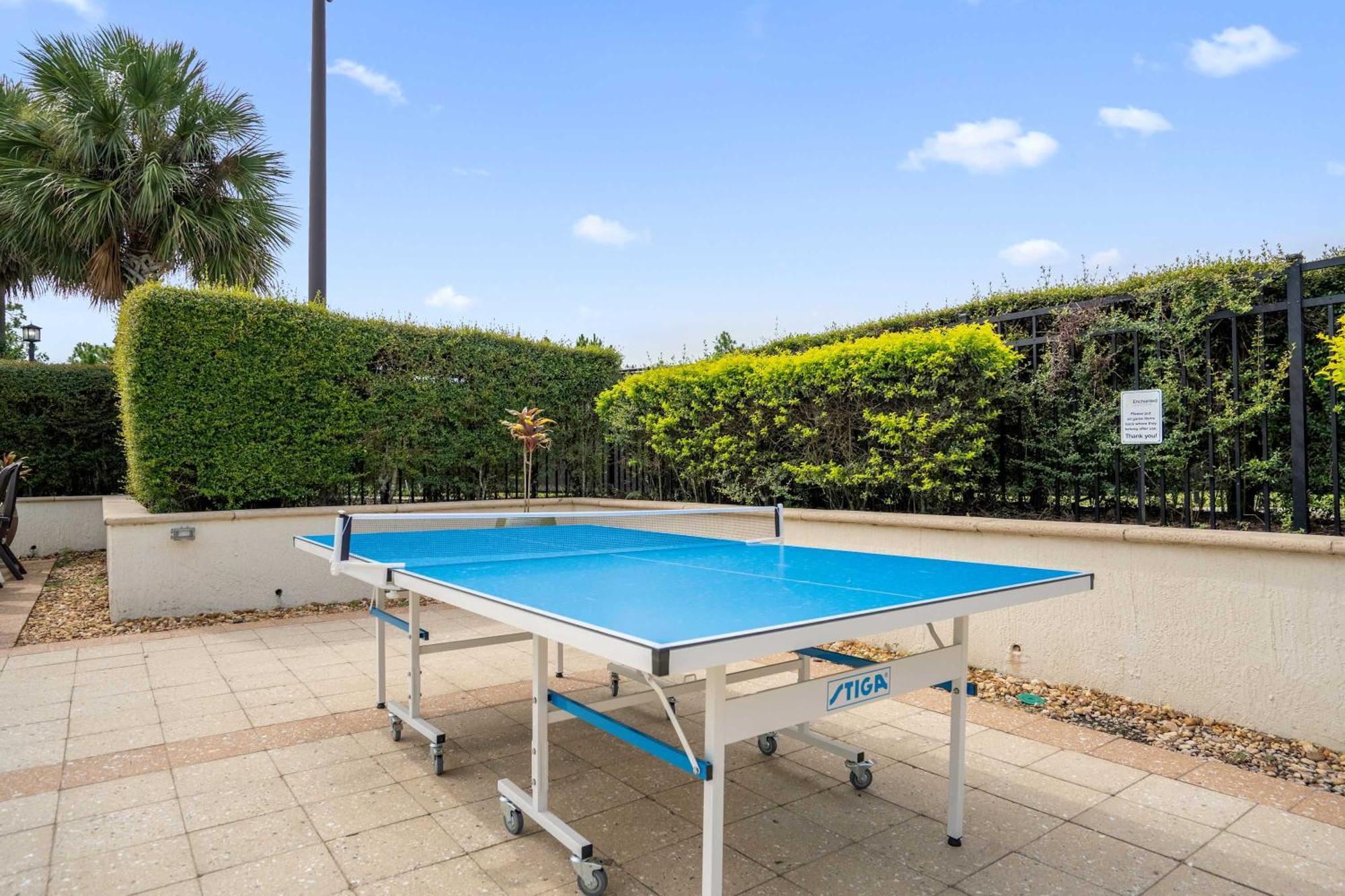 Luxury Townhome - 5 Minutes To Holiday home