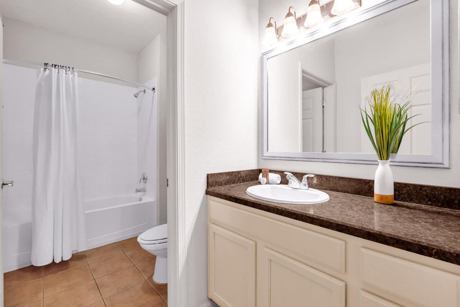 Modern 3br - Near - Pool And Hot Tub *