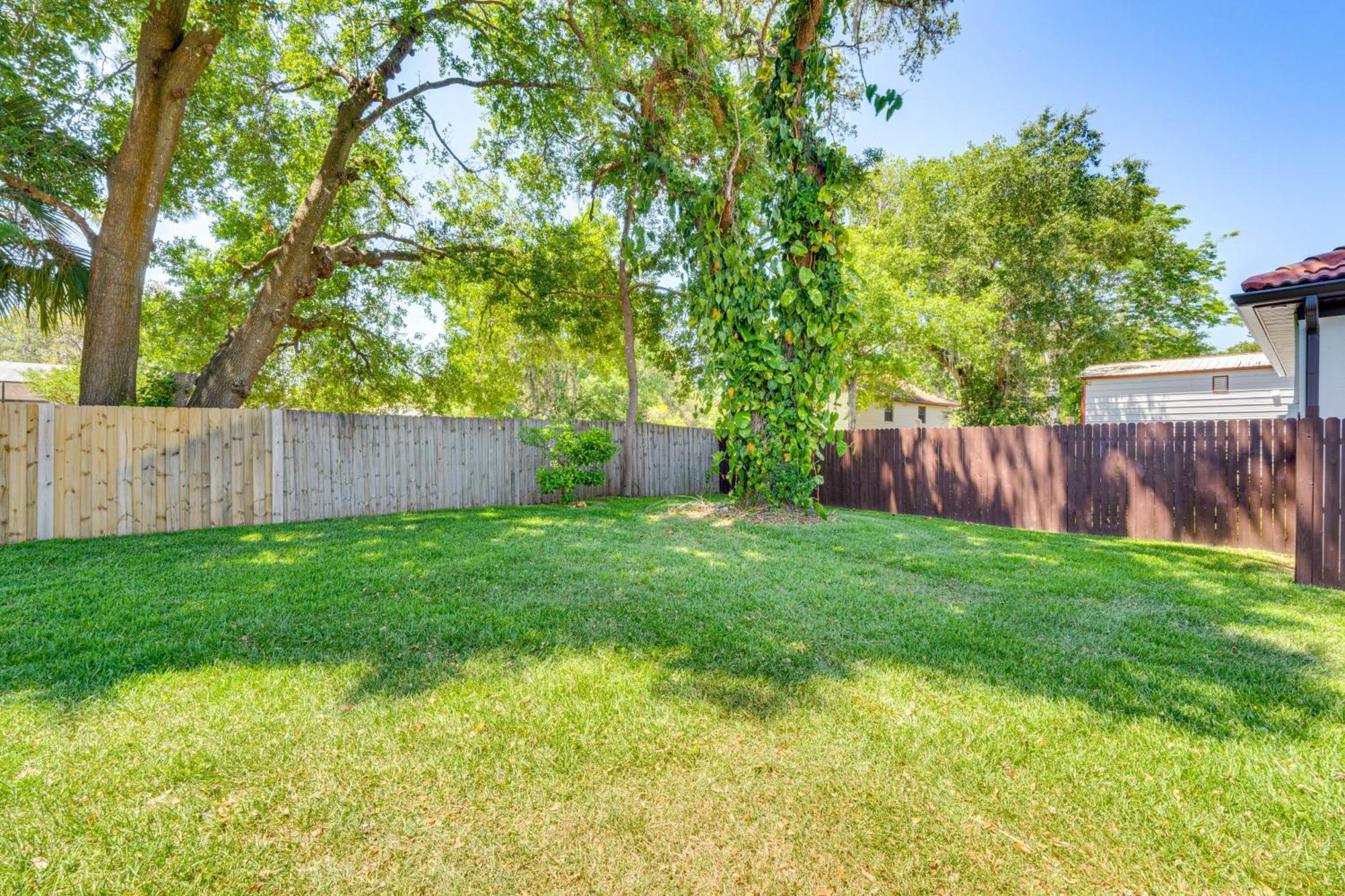 Spacious Apopka Escape With 1-acre Backyard And Gym
