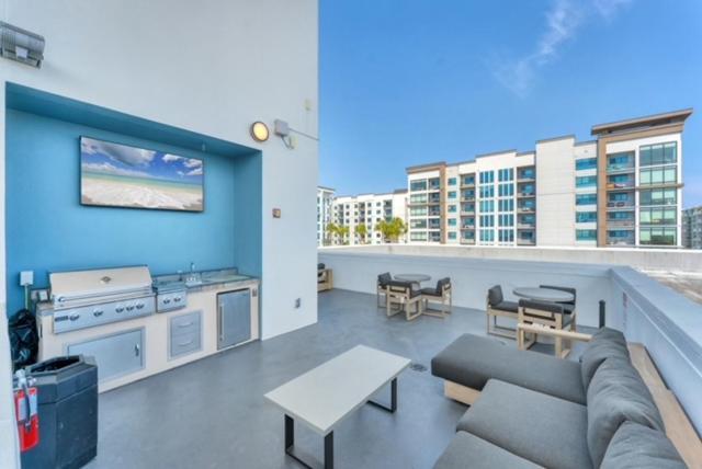 Holiday home 2bd 2bth Penthouse Downtown With Large Billiard