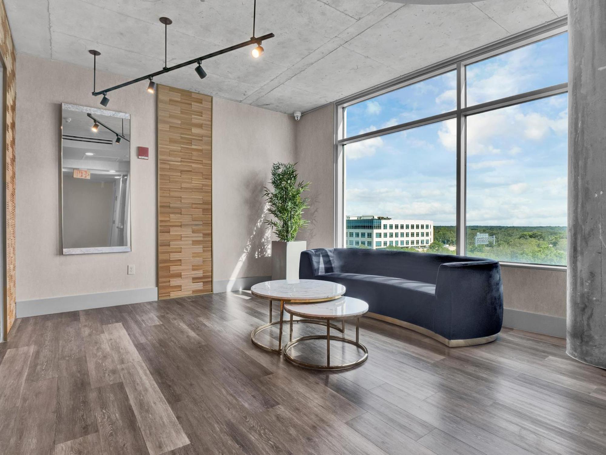 2bd 2bth Penthouse Downtown With Large Billiard Holiday home *
