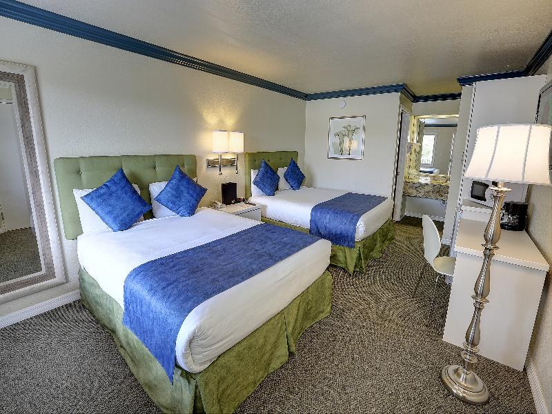 Hotel Surestay By Western International Drive 3*