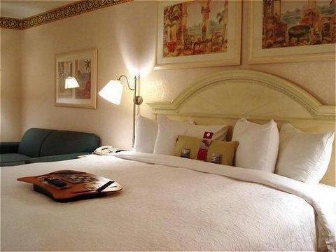 Hampton Near Universal Blv/international Dr Hotel 3*