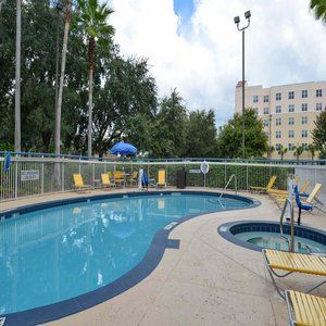 Hotel Fairfield Airport