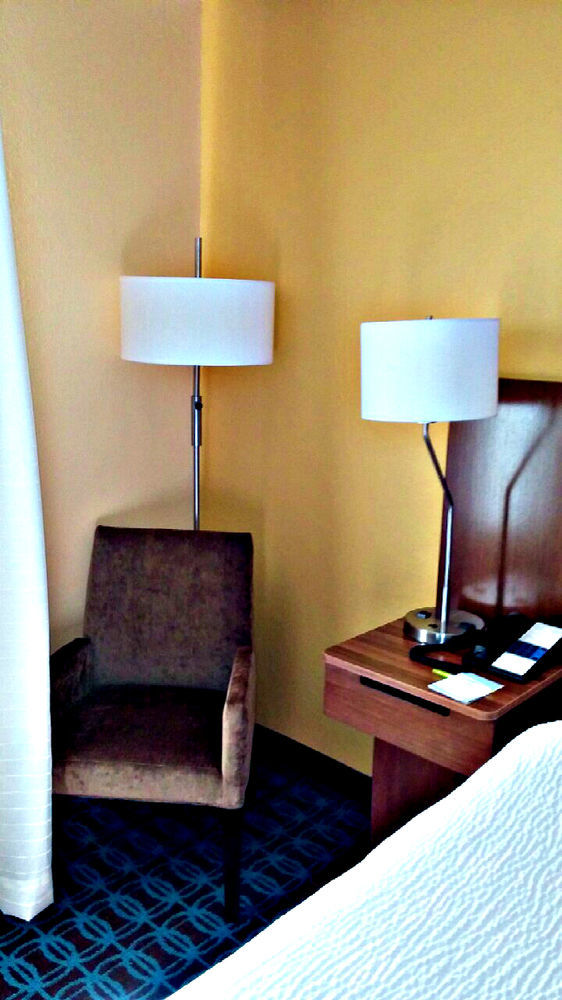 Hotel Fairfield Airport 3*