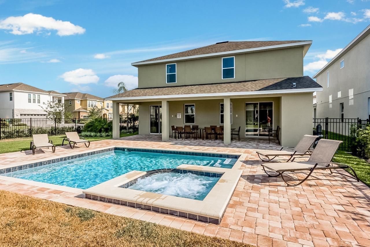Stylish With Media & Pool Table Near By Rentyl - 7601m Holiday home *