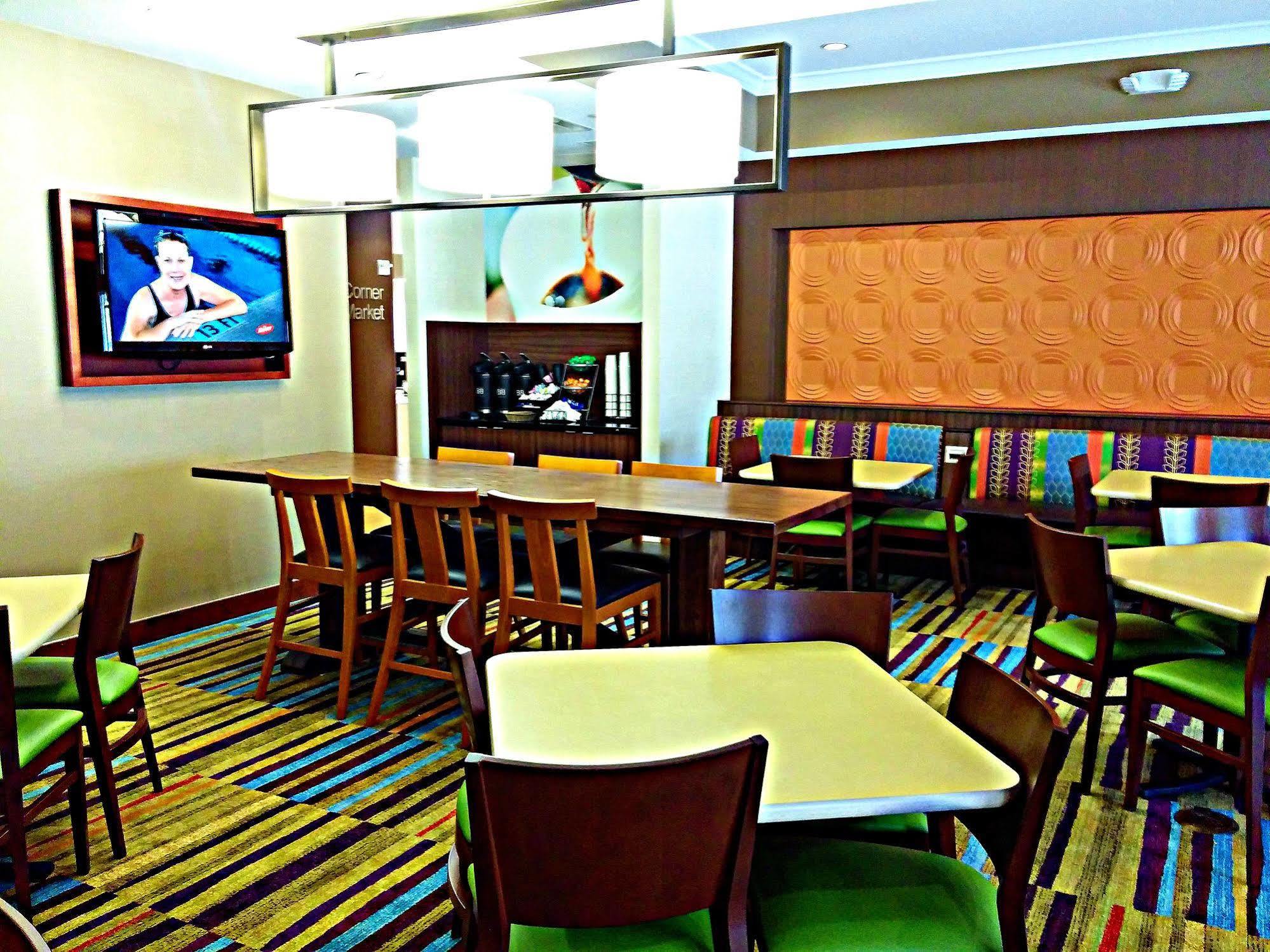 Hotel Fairfield Airport Orlando