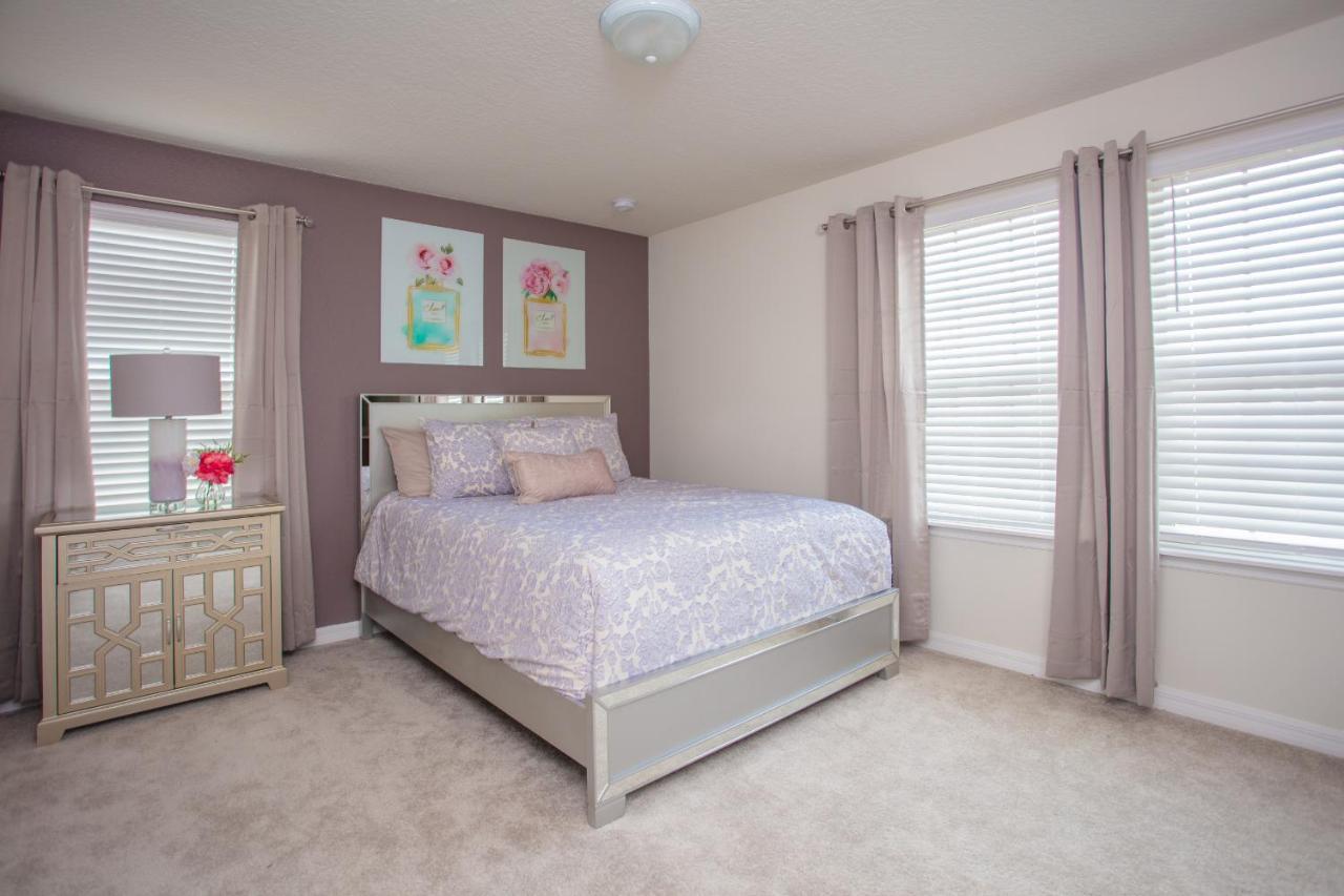 9 Bedroom Vacation In Windsor At Westside