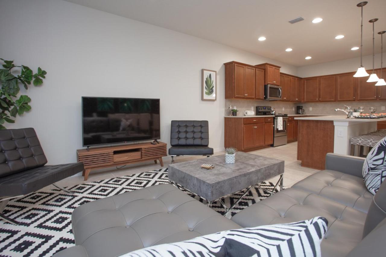 9 Bedroom Vacation In Windsor At Westside *
