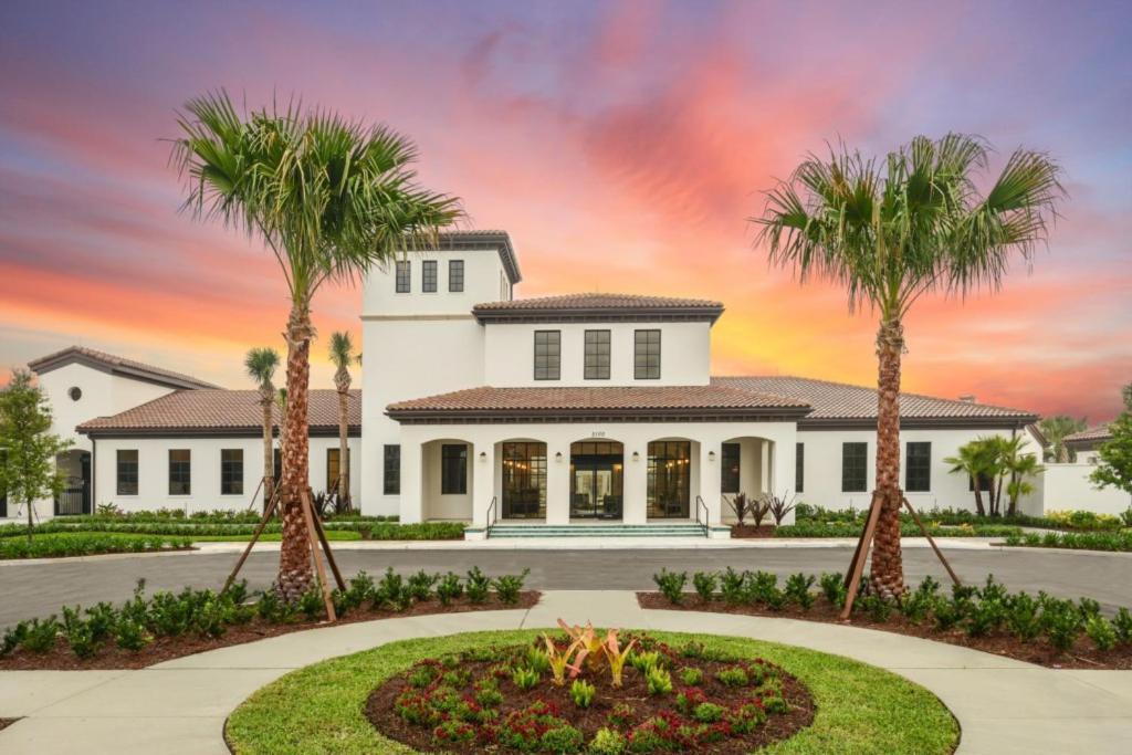 8 Bedroom Vacation In Windsor At Westside Orlando