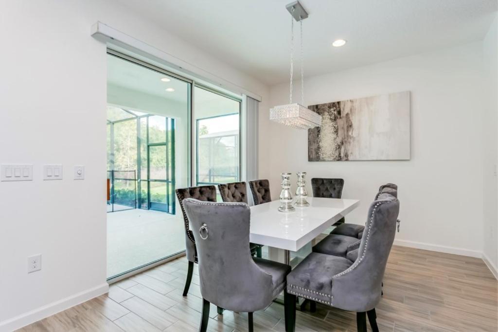 518mb New And Modern 8 Bedroom 5 Bathroom *