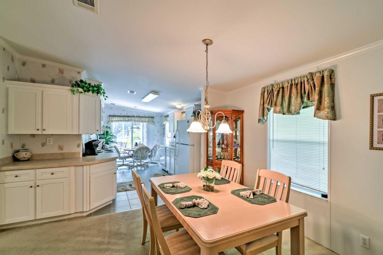 Water-view Patio, Pool Access 4mi To Disney Orlando