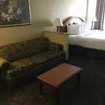 Quality Inn & Suites Winter Park Village Area