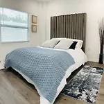 Roy\'S Guest House