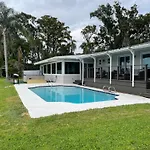 Clear Lake Retreat: Private Pool, Lakefront