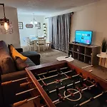 Centauri Vacation Rentals Beautiful 2-Bedroom Condo, Near All Orlando Attractions, Free Parking & Wi-Fi, King Bed, #1