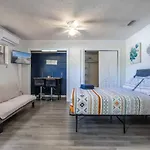 5Br Stay W Pool, Workspace & Fast Wi-Fi