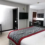 Ramada By Wyndham Suites Orlando Airport- Free Airport Shuttle