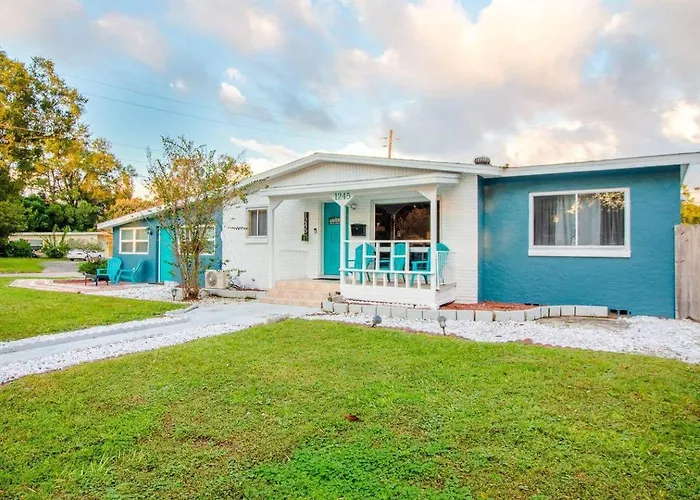 Pet-Friendly 6Br W Fast Wifi Near Downtown!