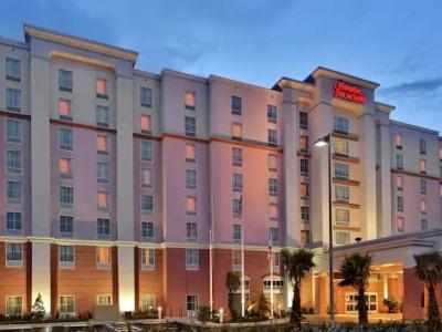 Hampton & Airport At Gateway Village Orlando