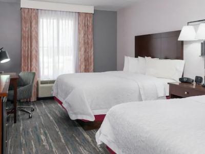 Hotel Hampton & Airport At Gateway Village