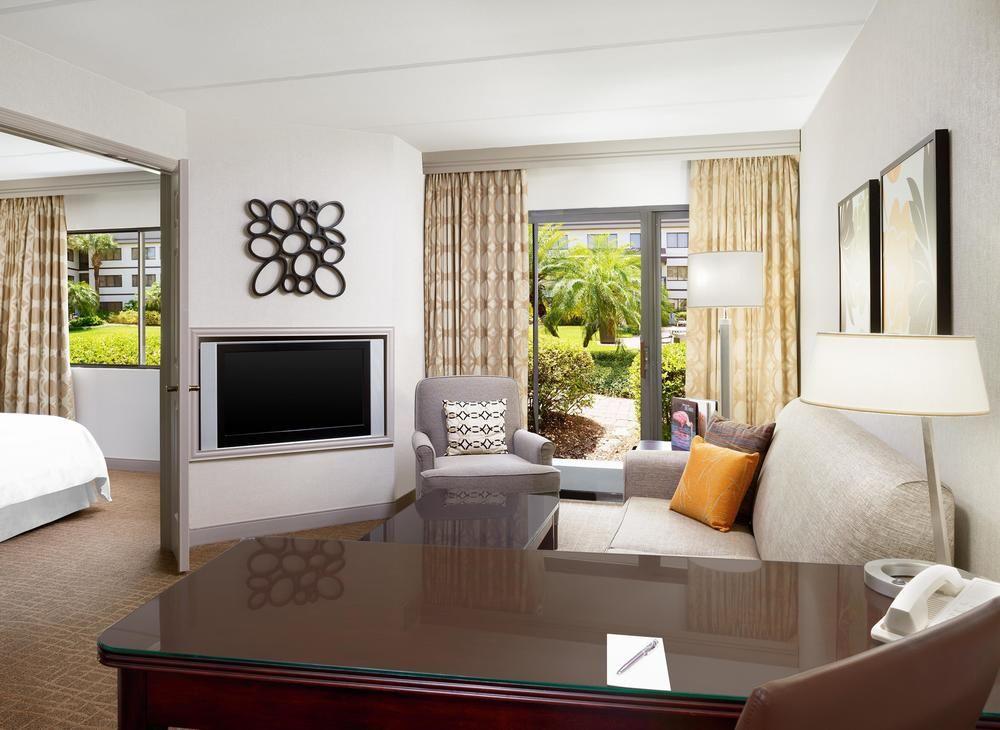 Hotel Sheraton Airport 3*