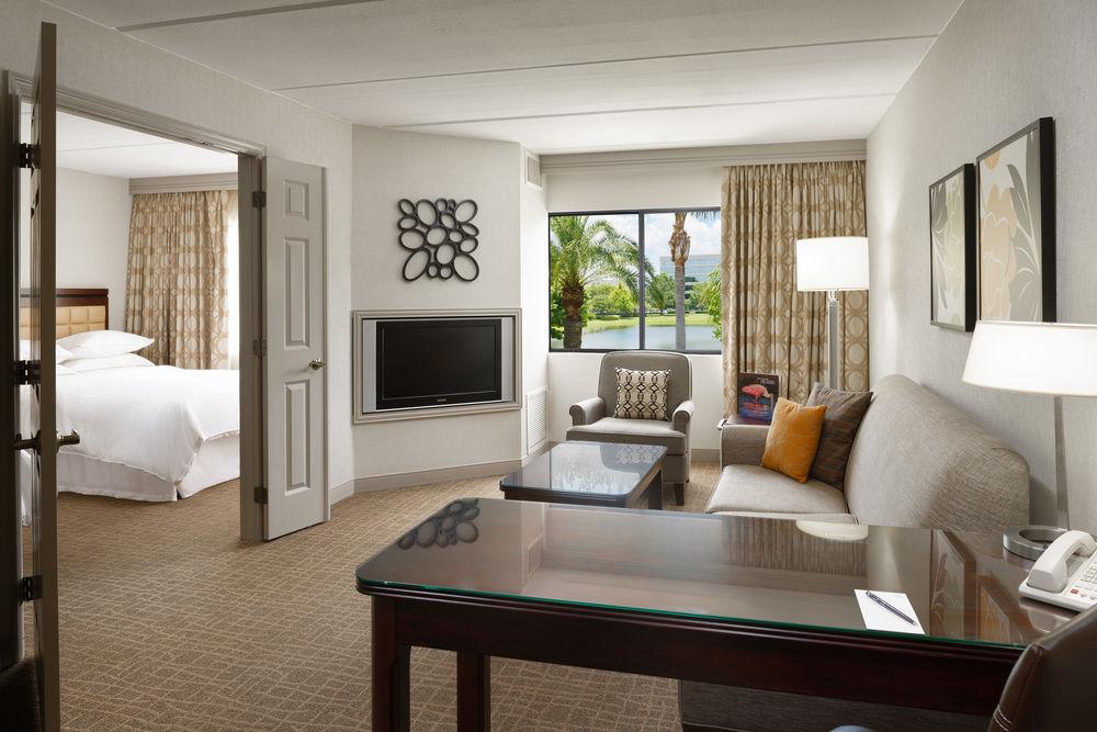 Sheraton Airport Hotel 3*