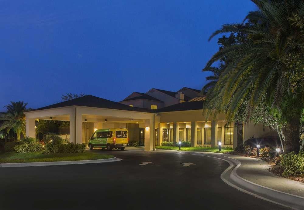 Courtyard By Marriott Airport