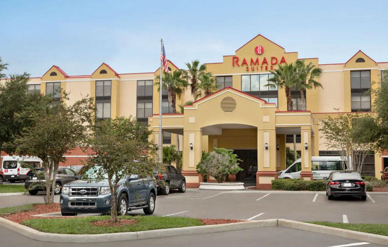 Ramada By Wyndham Airport- Free Airport Shuttle Hotel