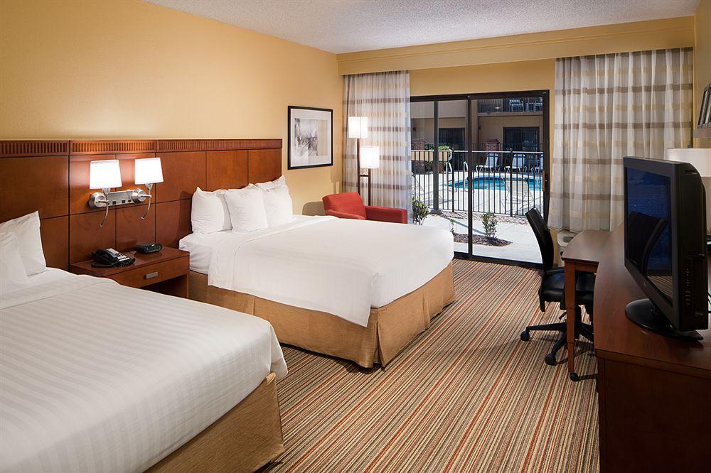 Courtyard By Marriott Airport 3* Orlando