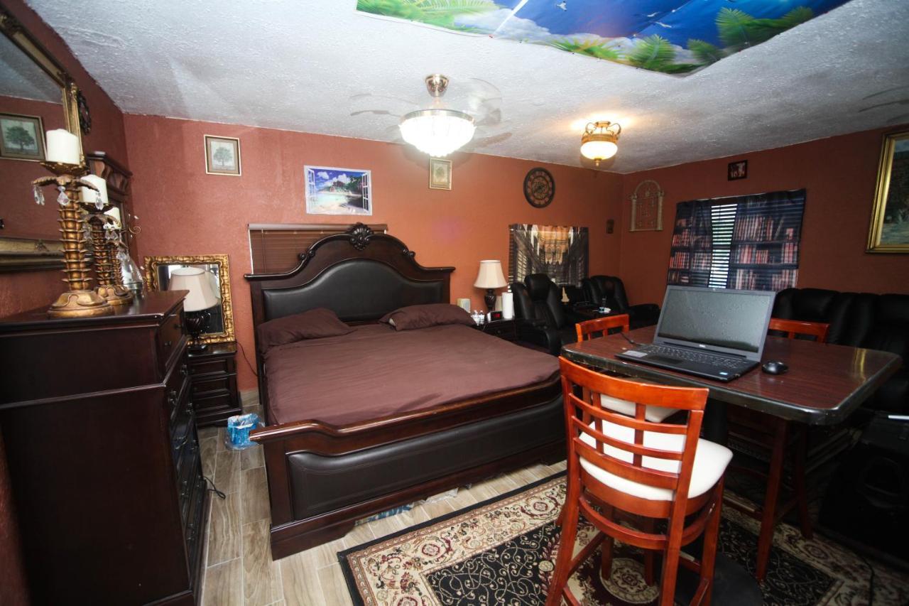 Beautiful Large Bedroom * Orlando