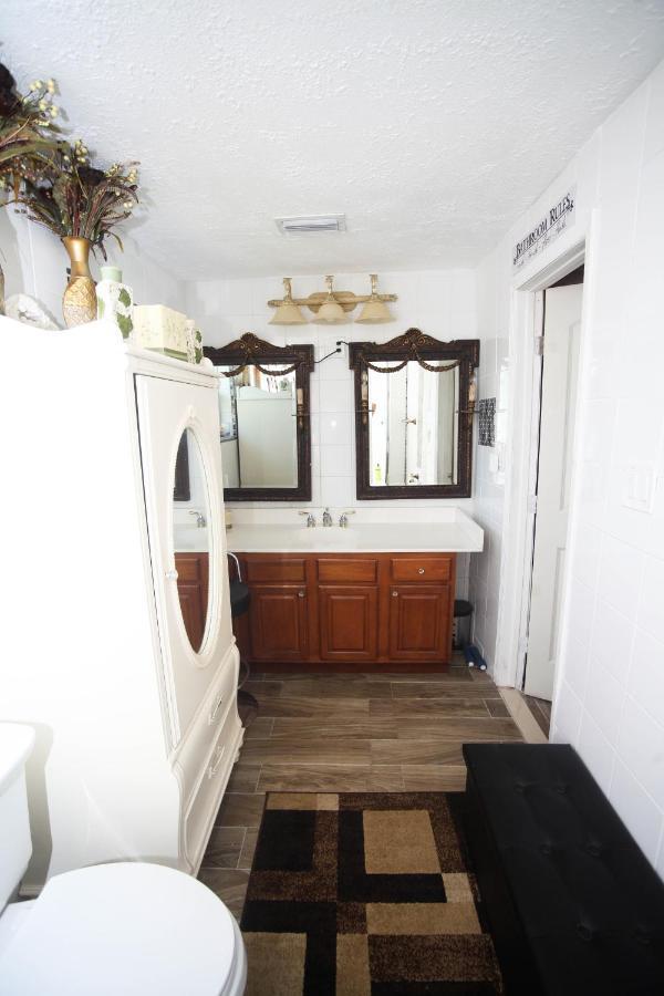 Beautiful Large Bedroom *