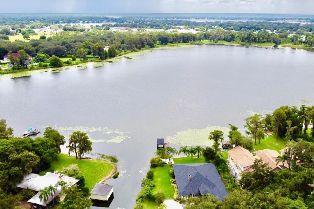 Lakefront 7 Bedroom Duplex, Pool, Boat, And Hottub *