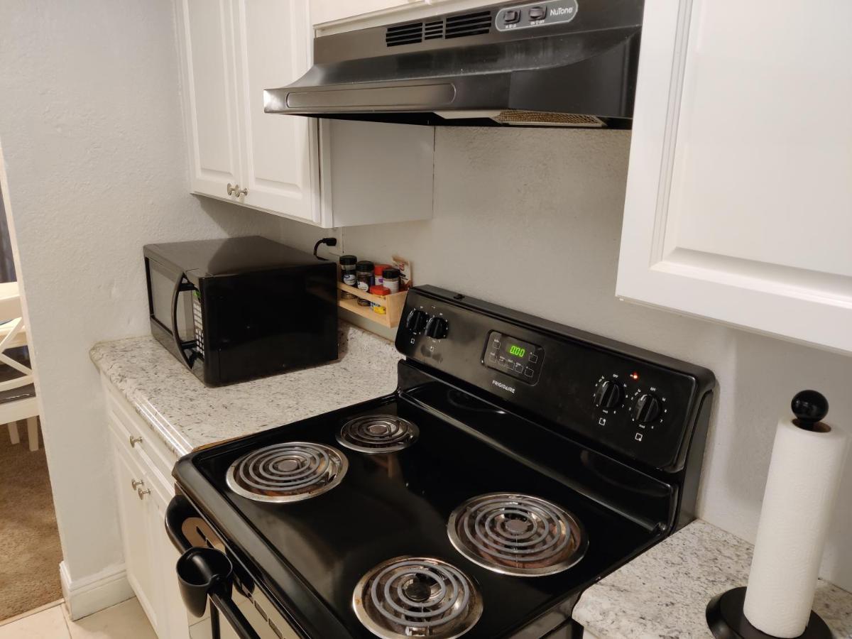 Centauri Vacation Rentals: 2-bedroom With Free Parking