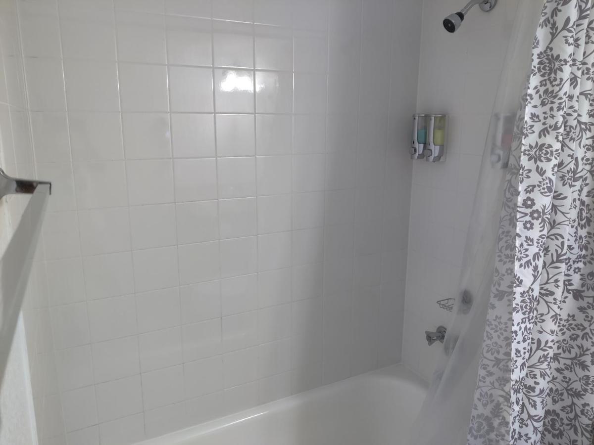 Centauri Vacation Rentals: 2-bedroom With Free Parking