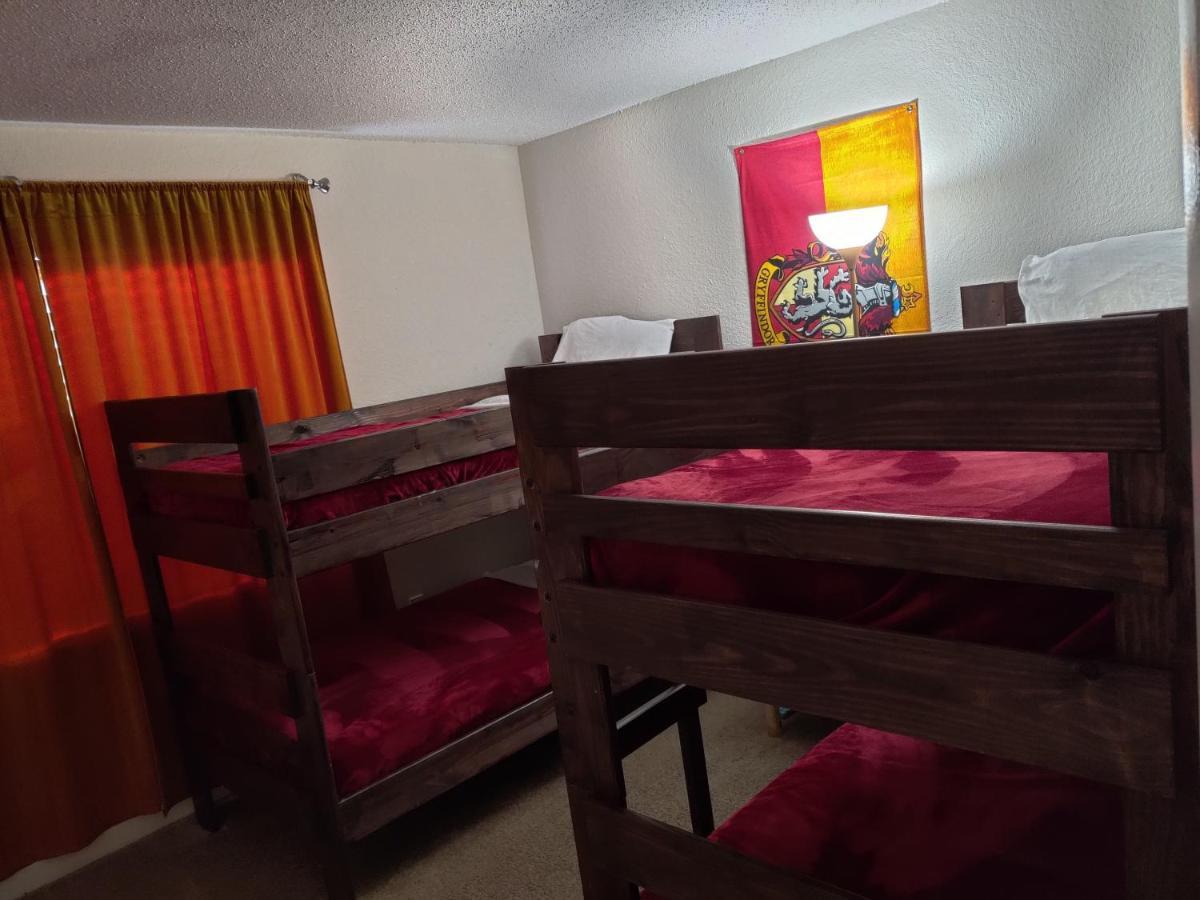Centauri Vacation Rentals: 2-bedroom With Free Parking