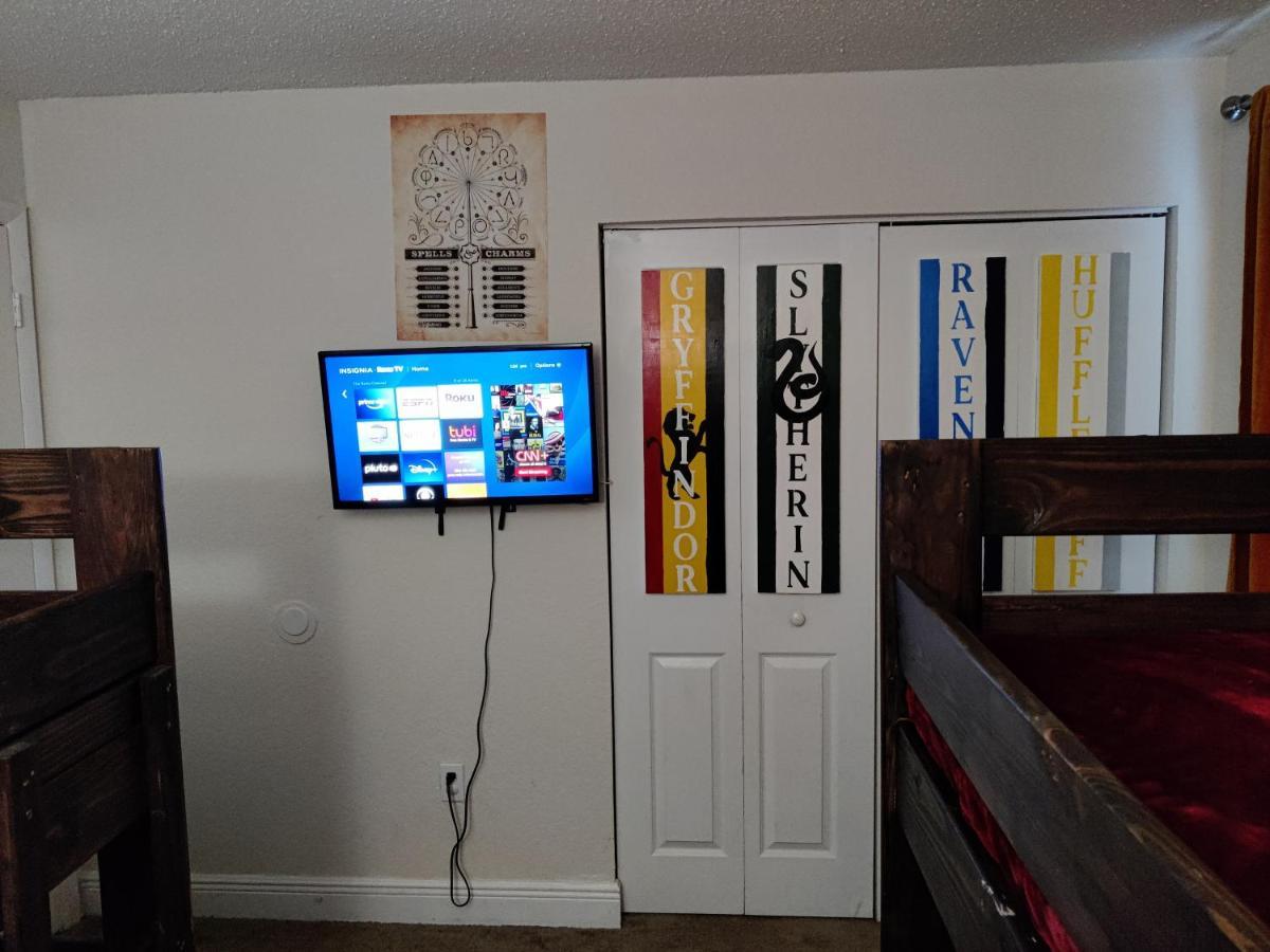 Centauri Vacation Rentals: 2-bedroom With Free Parking Apartment