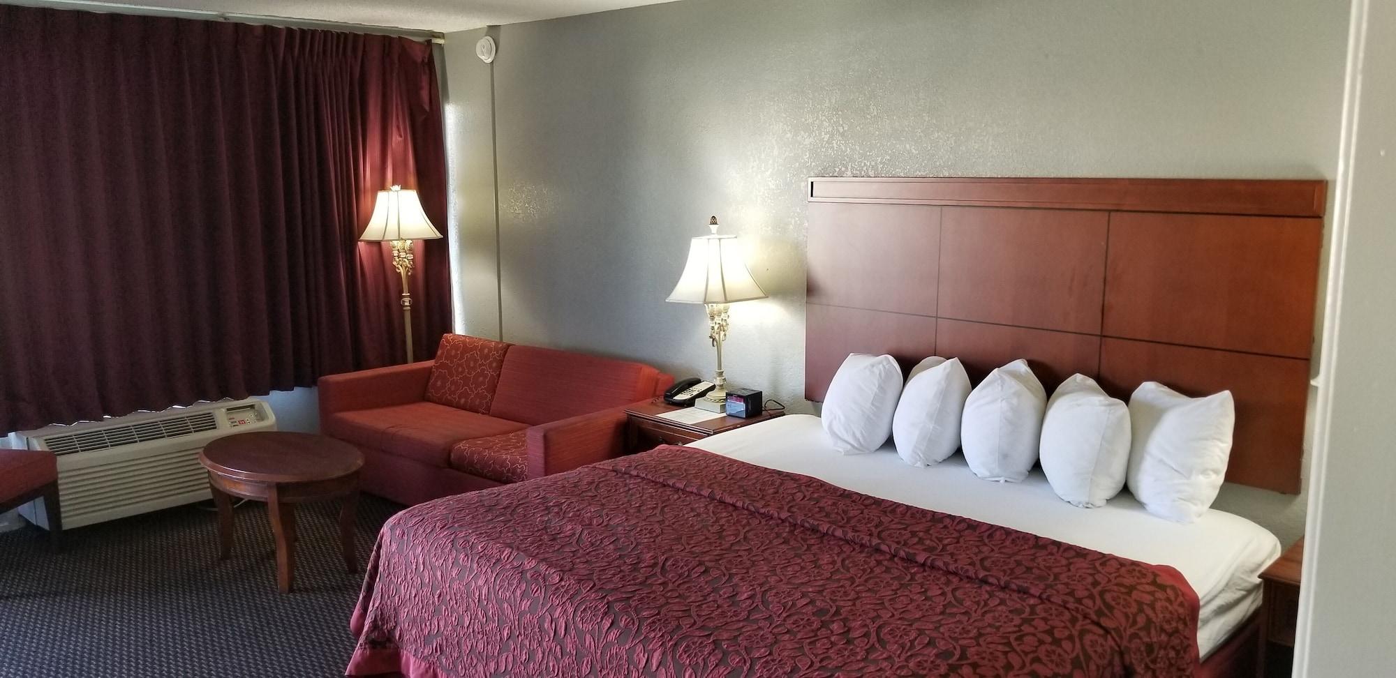 Days By Wyndham Downtown 2*